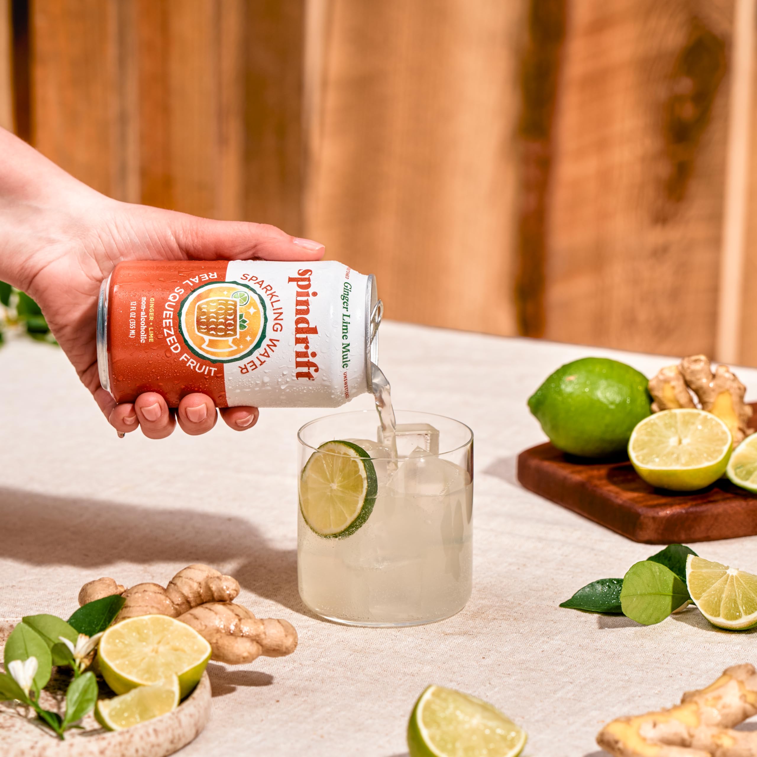 Lata de Spindrift abierta con burbujas visibles, carbonatación ligera y crujiente