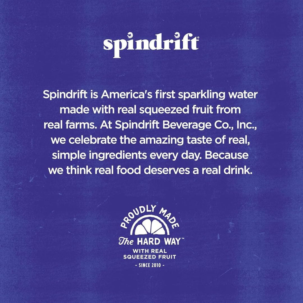Lata de Spindrift en mano para comparar tamaño y facilidad de transporte