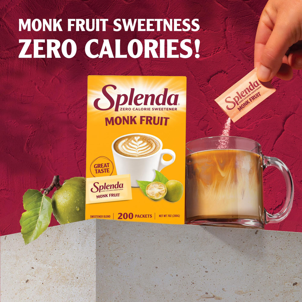 SPLENDA sobre siendo vertido en taza de café para endulzar rápidamente