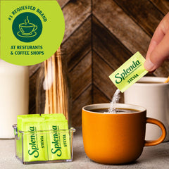 SPLENDA primer plano del polvo granulado mostrando textura que se disuelve fácil