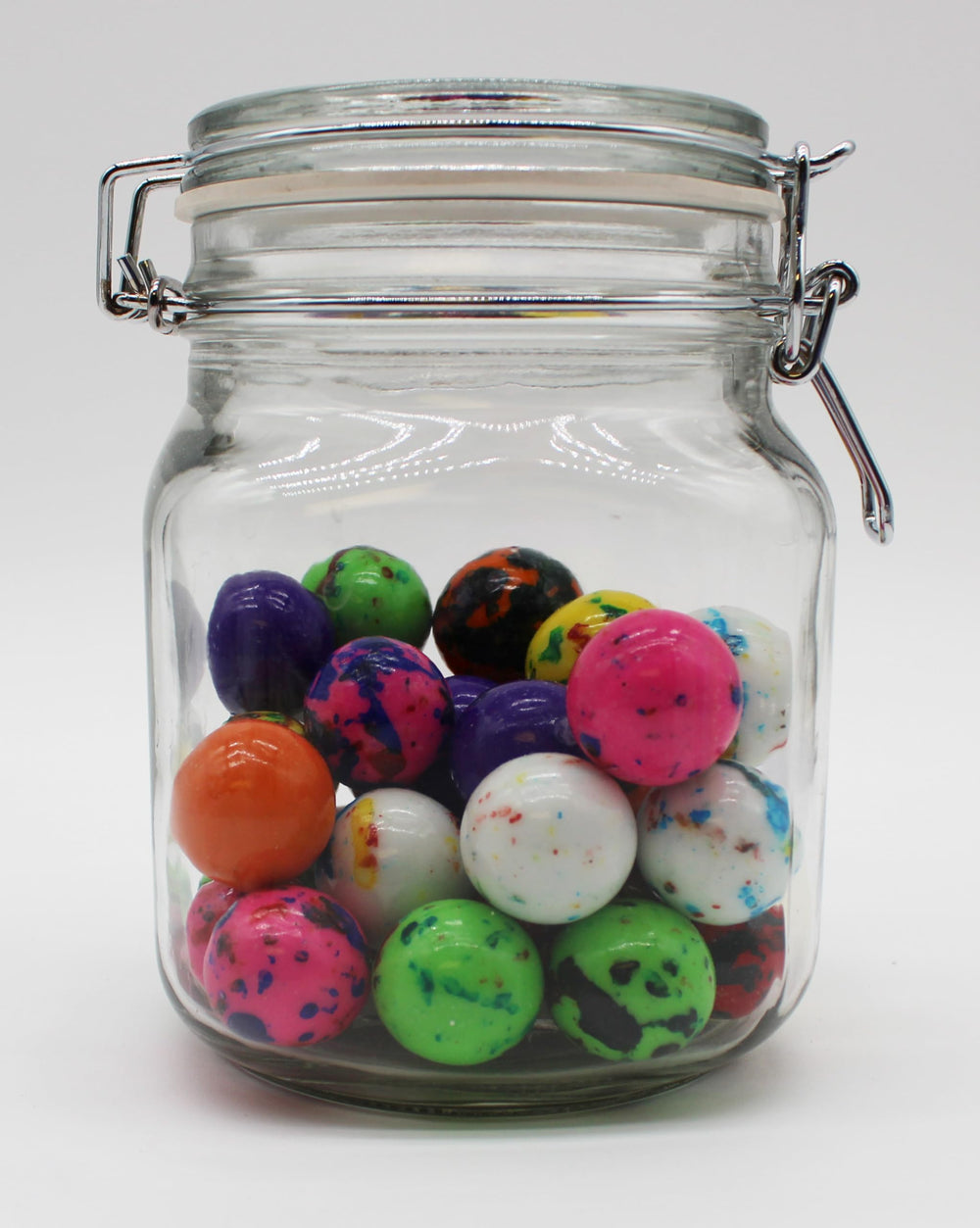Squireboone mesa de dulces con jawbreakers usados como decoración llamativa