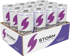 STORM bebida en mano durante entrenamiento para energía y enfoque