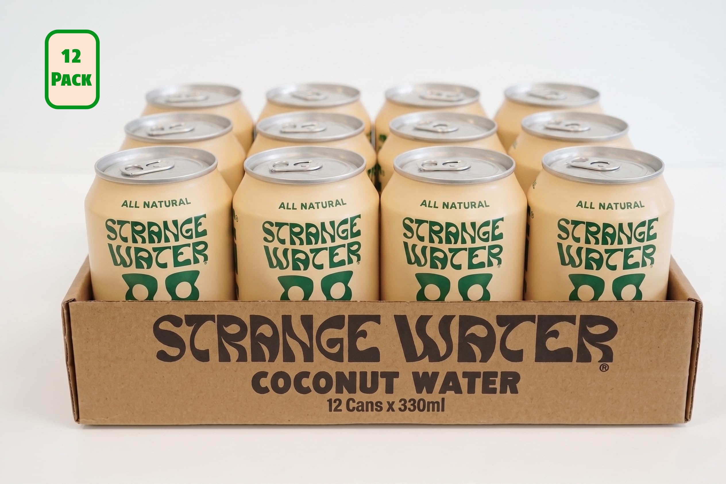 Strange Water primer plano de textura y claridad del agua de coco, refresca naturalmente