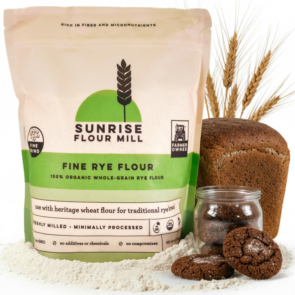 Sunrise Flour Mill paquete frontal mostrando marca y peso de 2 lb, ideal para panadería casera