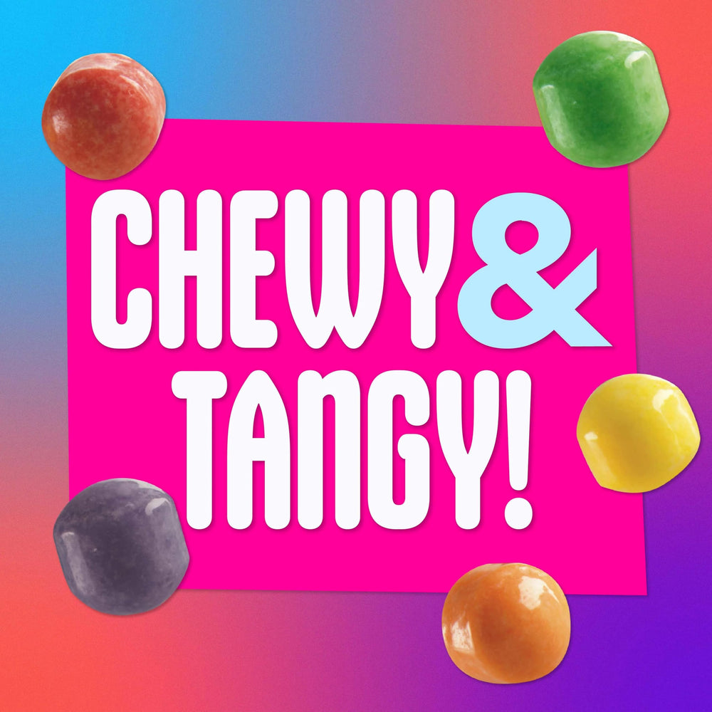 SweeTARTS comparación de tamaño en mano para mostrar porción y portabilidad