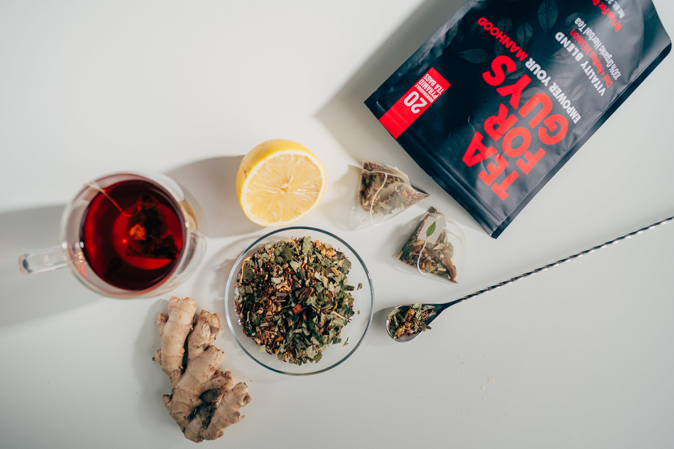 Tea For Guys empaquetado sostenible enfatizando bolsitas biodegradables