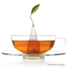 Tea Forté taza en uso con infusión frutal y aroma destacado