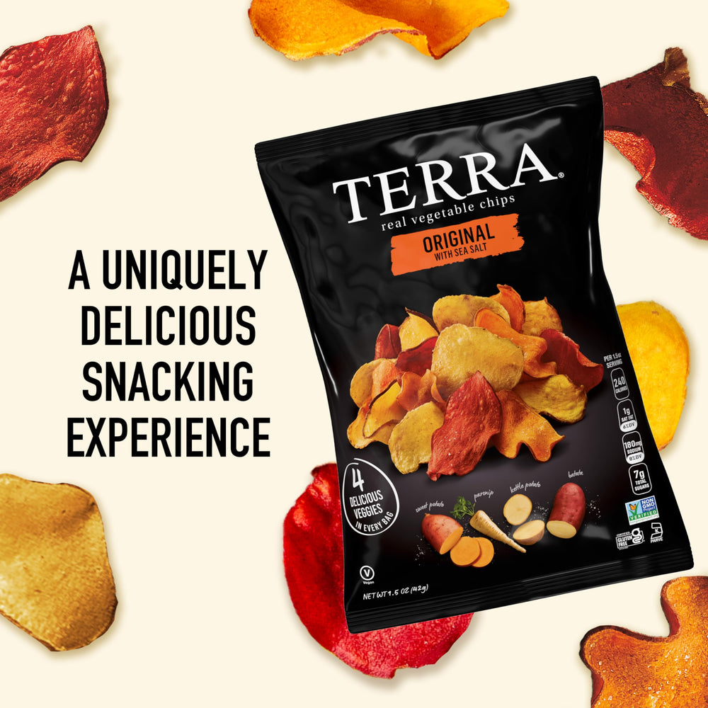 Terra bolsa abierta con chips dentro demostrando porción individual y color