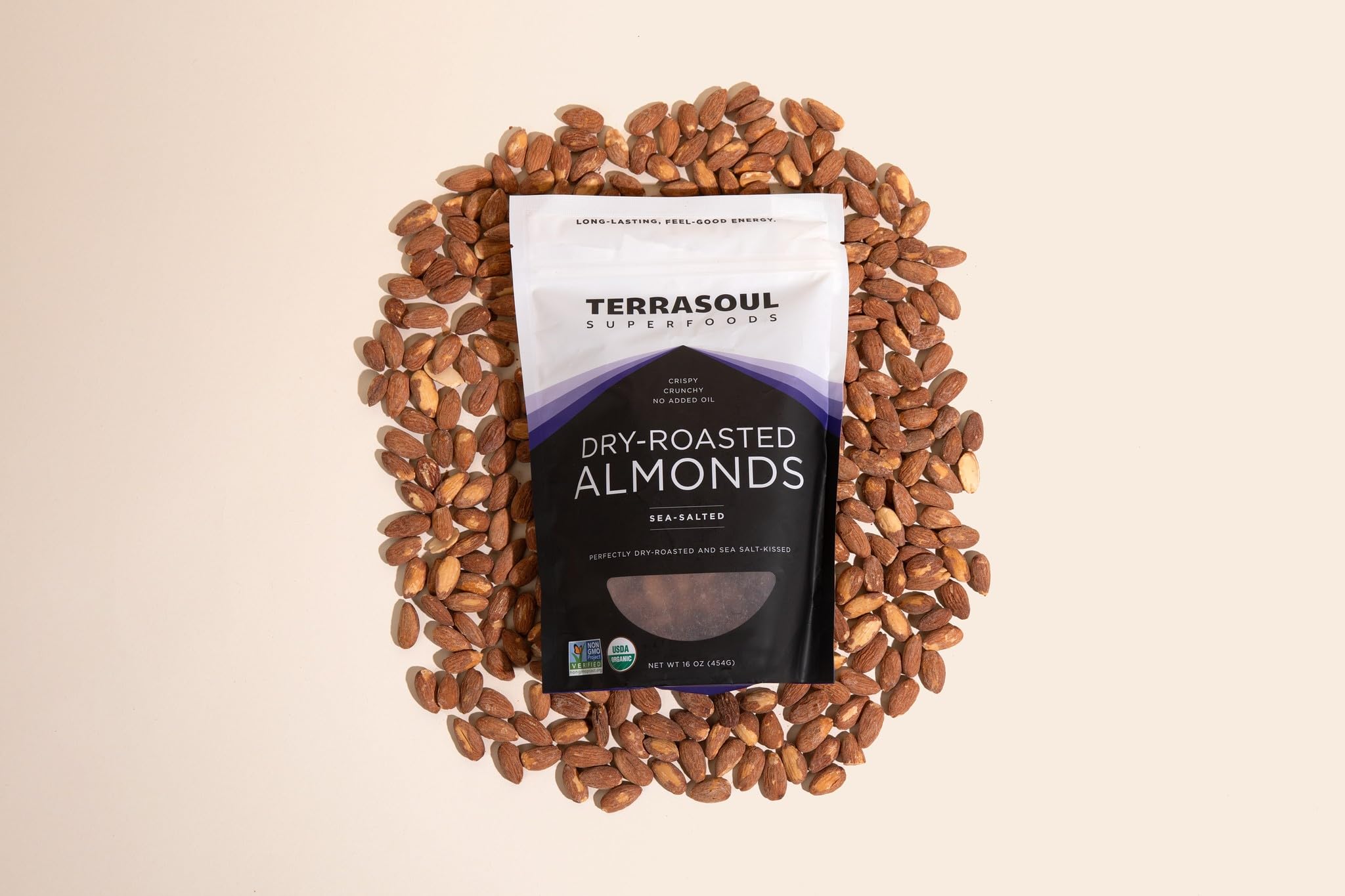 Terrasoul Superfoods almendras en picnic como snack saludable portátil