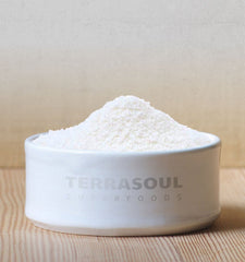 Terrasoul Superfoods comparación de tamaño con cucharas para dosificación precisa