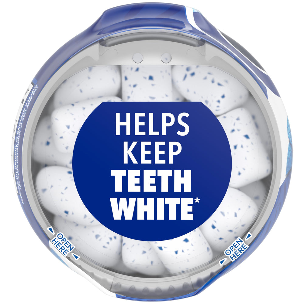 THE HAMPTON CANDY COMPANY primer plano de un chicle Orbit White Peppermint textura suave