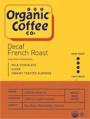 The Organic Coffee Co. granos en primer plano resaltando textura cremosa