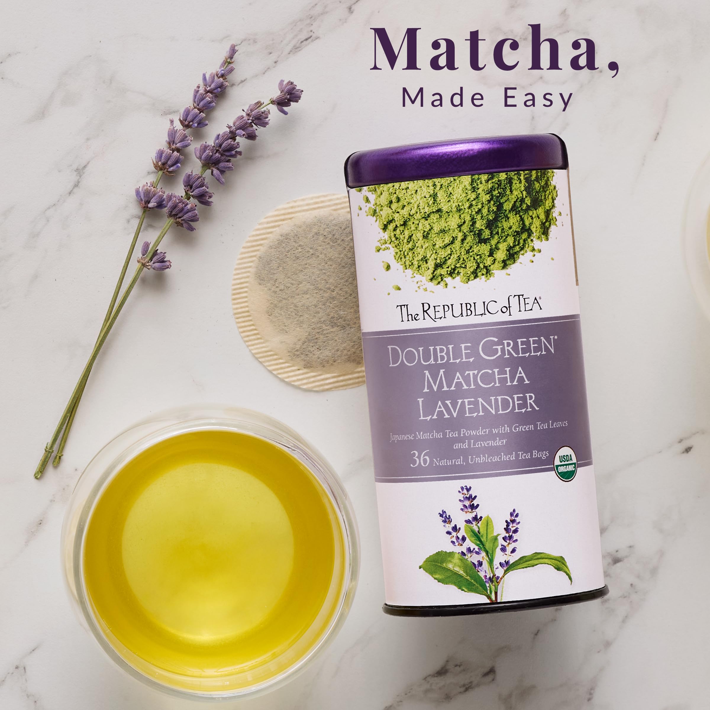 The Republic of Tea polvo de matcha en cuchara mostrando textura orgánica