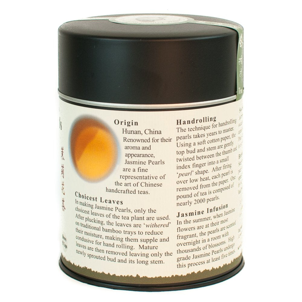 The Tao of Tea primer plano de perlas enrolladas y textura delicada