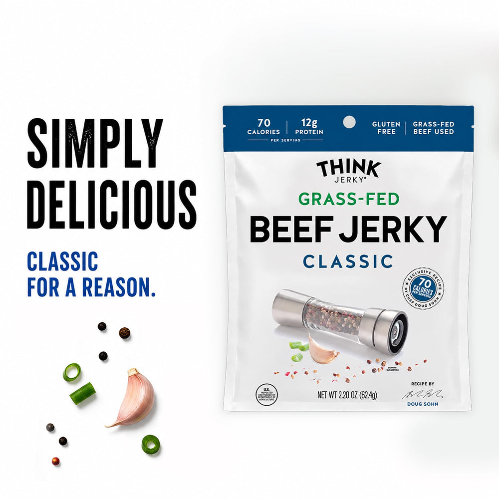 Think Jerky bolsa en mano para comparar tamaño y mostrar porción práctica