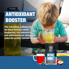 Tiesta Tea taza humeante de Blueberry Wild Child ofreciendo confort y aroma