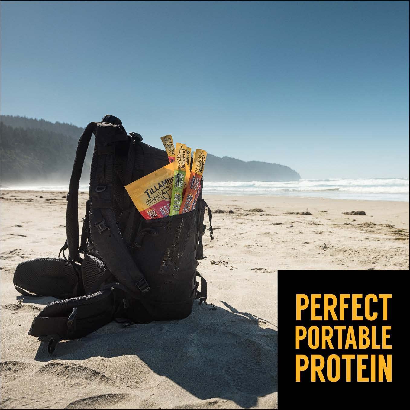 Tillamook Country Smoker presentación en mano para transportar como snack proteico