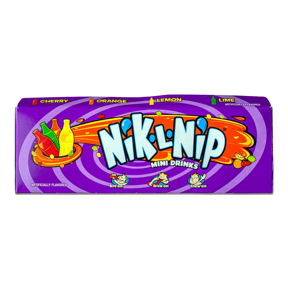 Tootsie Roll Nik L Nip botella abierta con líquido frutal visible para beber