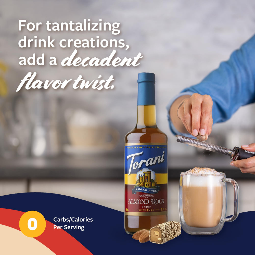 Vaso de latte con Torani Almond Roca, Torani añade sabor a toffee y almendra