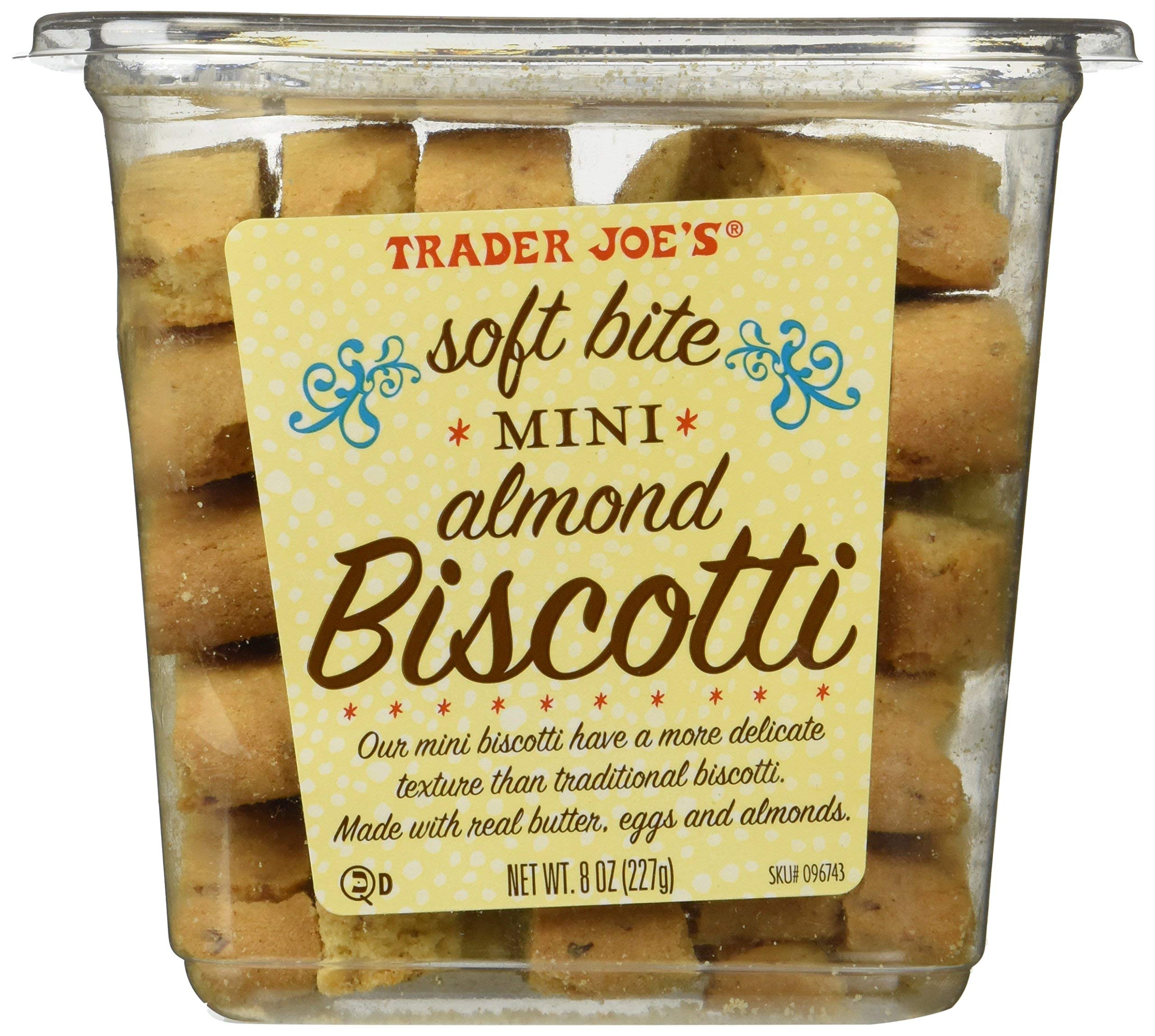 Trader Joe's frente del paquete de mini biscotti suave con almendra, ideal para compartir