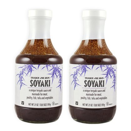 Trader Joe's botella Soyaki vista frontal con etiqueta clara y práctico envase