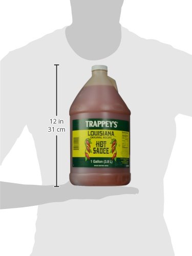 Trappey's jarra grande de salsa en una cocina profesional lista para usar en platos