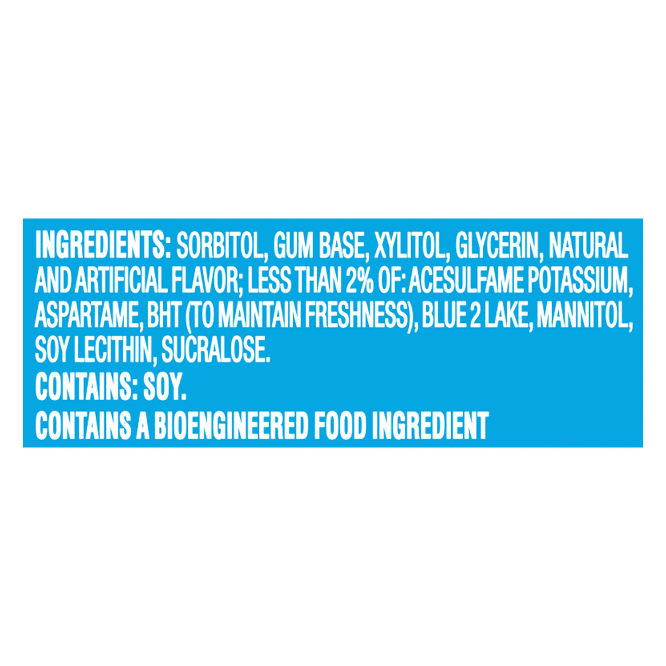 Pieza de Trident Mint Bliss sobre mesa, sabor mentolado duradero