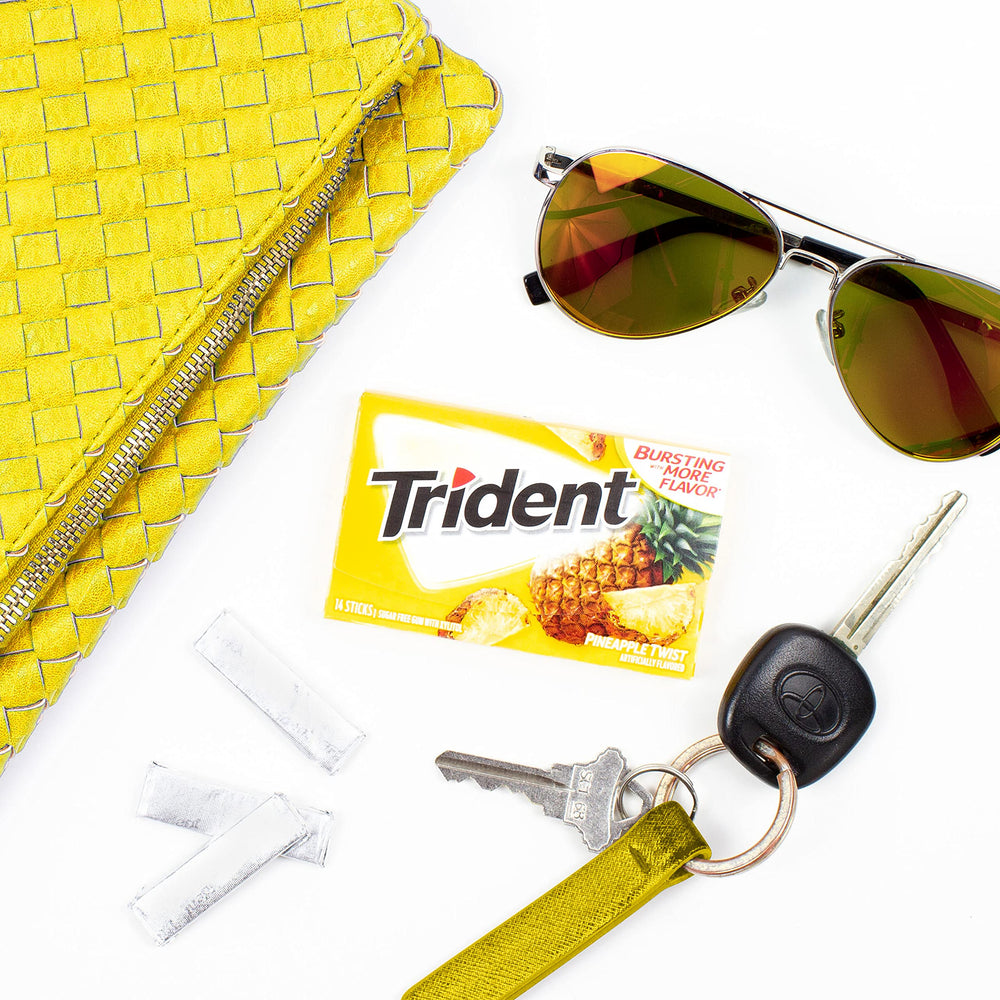 Paquete Trident dentro de un bolso para tener frescura en movimiento