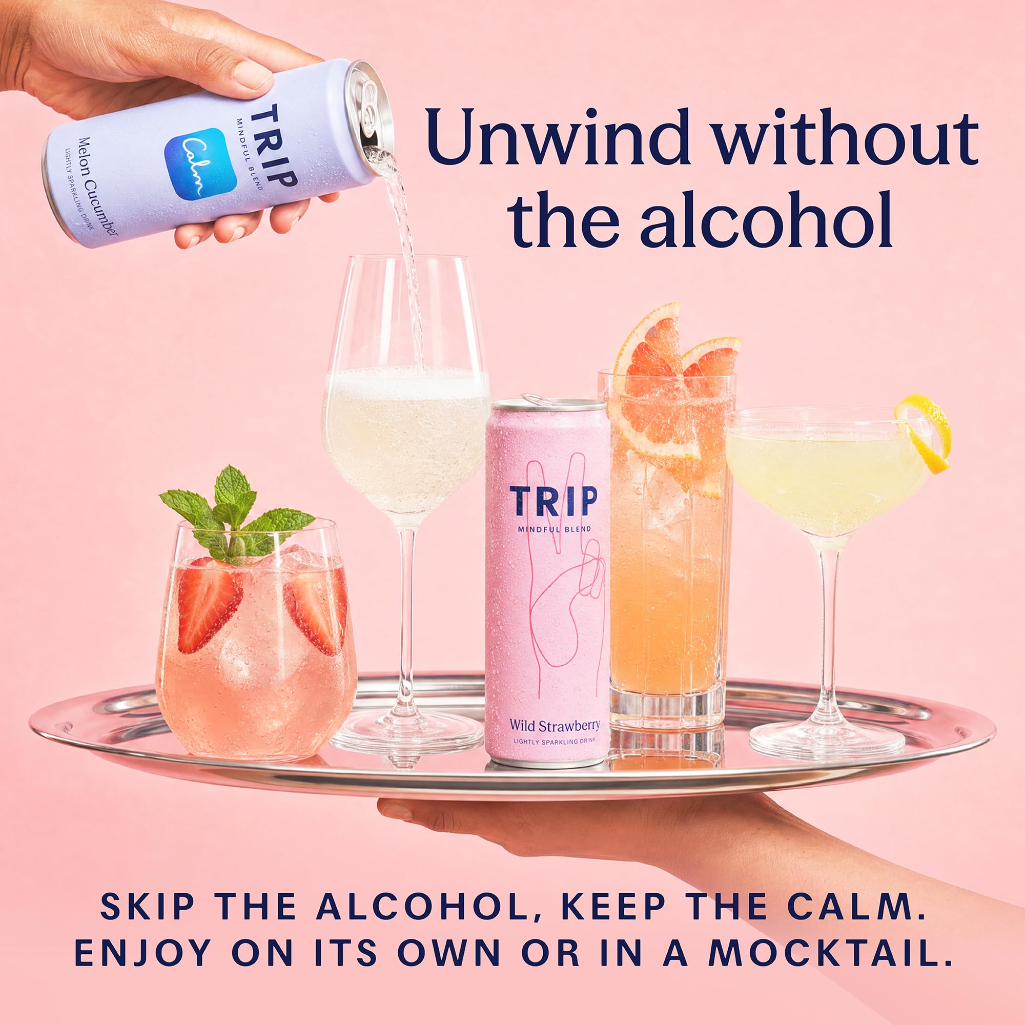TRIP mocktail en mesa social con amigos, sugiere compartir sin alcohol