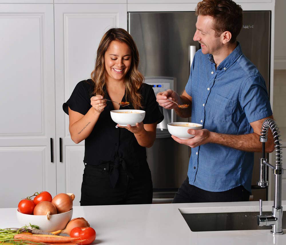 True Primal sopa en ambiente de oficina, opción rápida y saludable para el trabajo