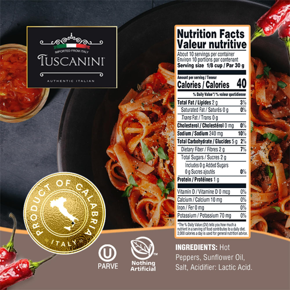 Tuscanini en mesa con pasta, pan y hierbas para inspiración de uso culinario