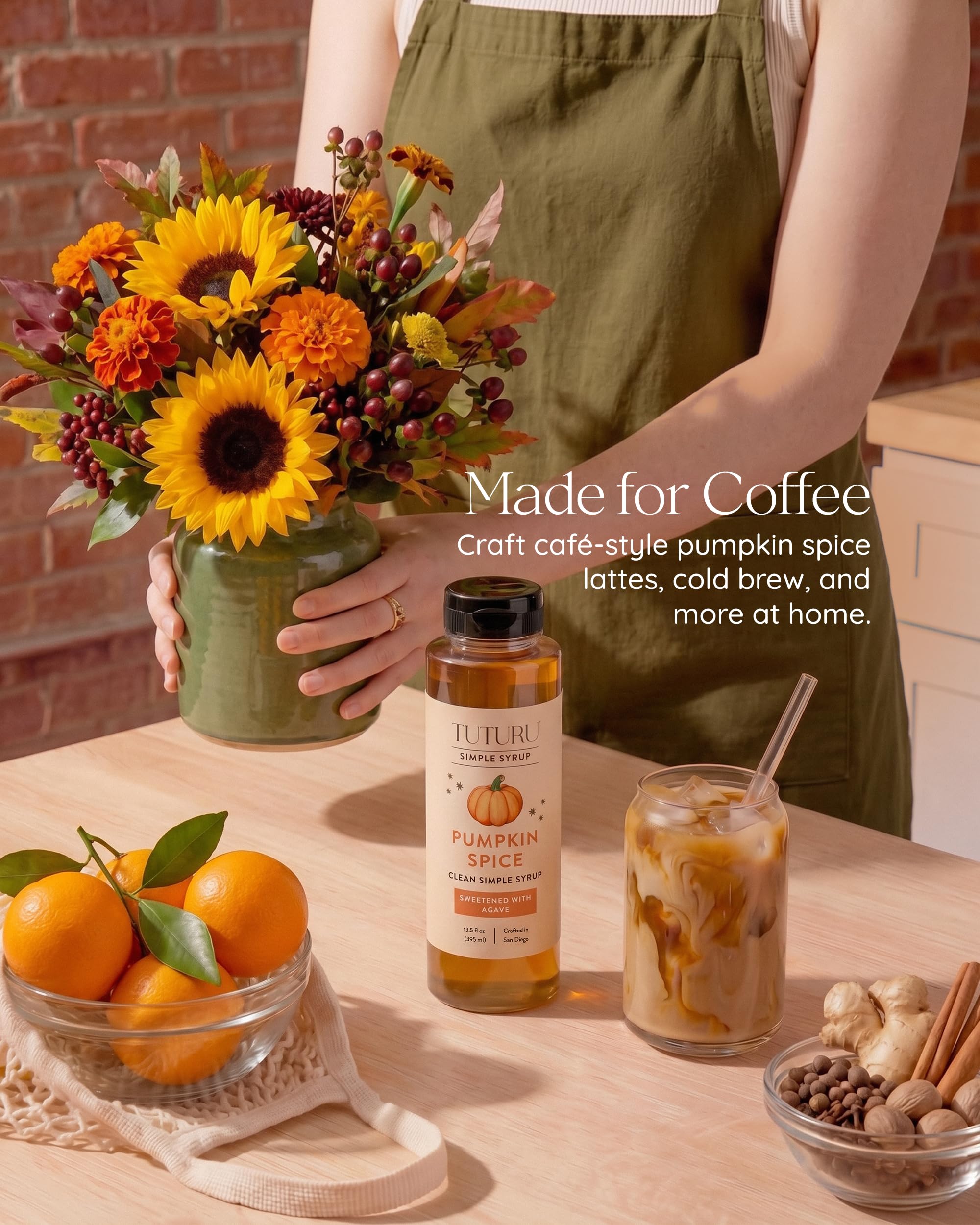 TUTURU Botanical Coffee sirope mezclado en cóctel con color otoñal
