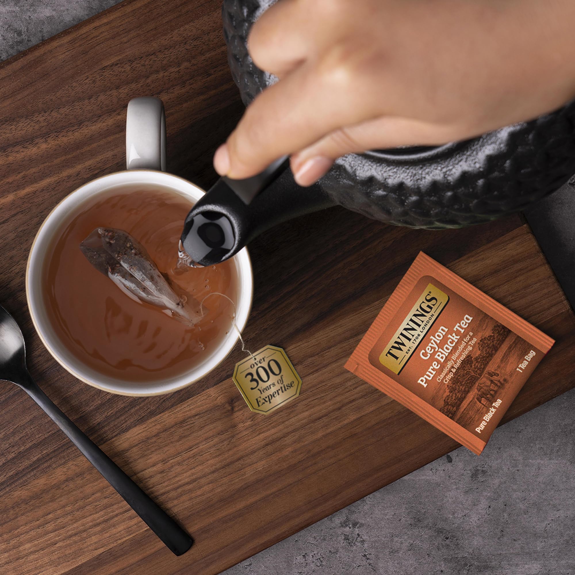 Twinings etiqueta del paquete con información y fecha de lote visible