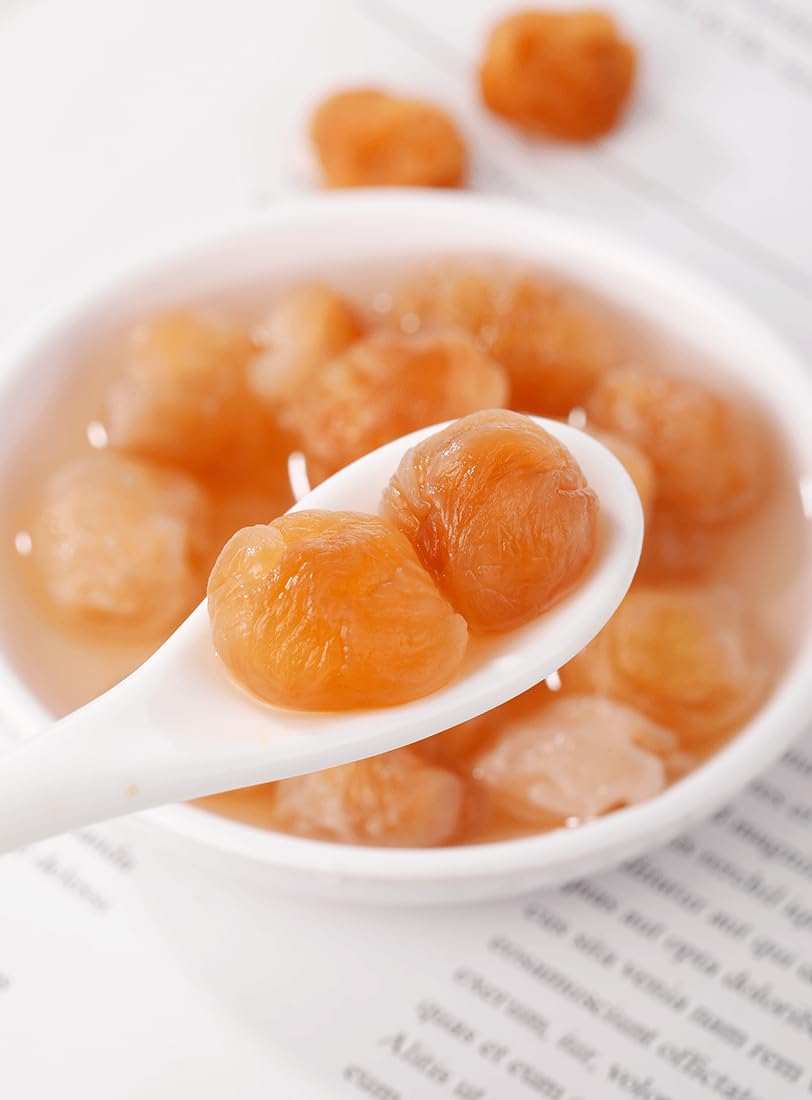 ULTHMOK longan añadidos a ensalada como contraste dulce y crujiente