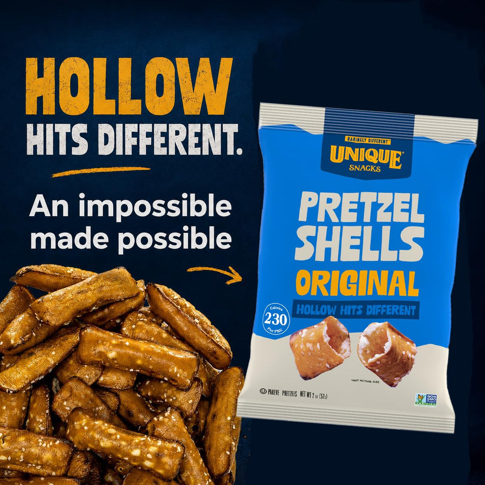 Unique Snacks pretzel shell en mano para mostrar tamaño y porción práctica