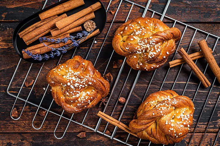 Unpretentious etiqueta e ingredientes resaltando no GMO y vegano