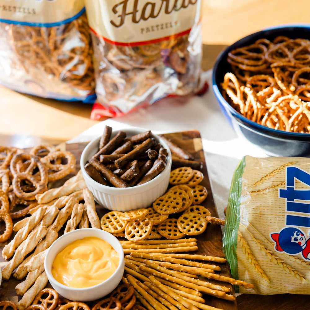 Close-up de Mixed Minis Utz mostrando mezcla y atractivo para snacks