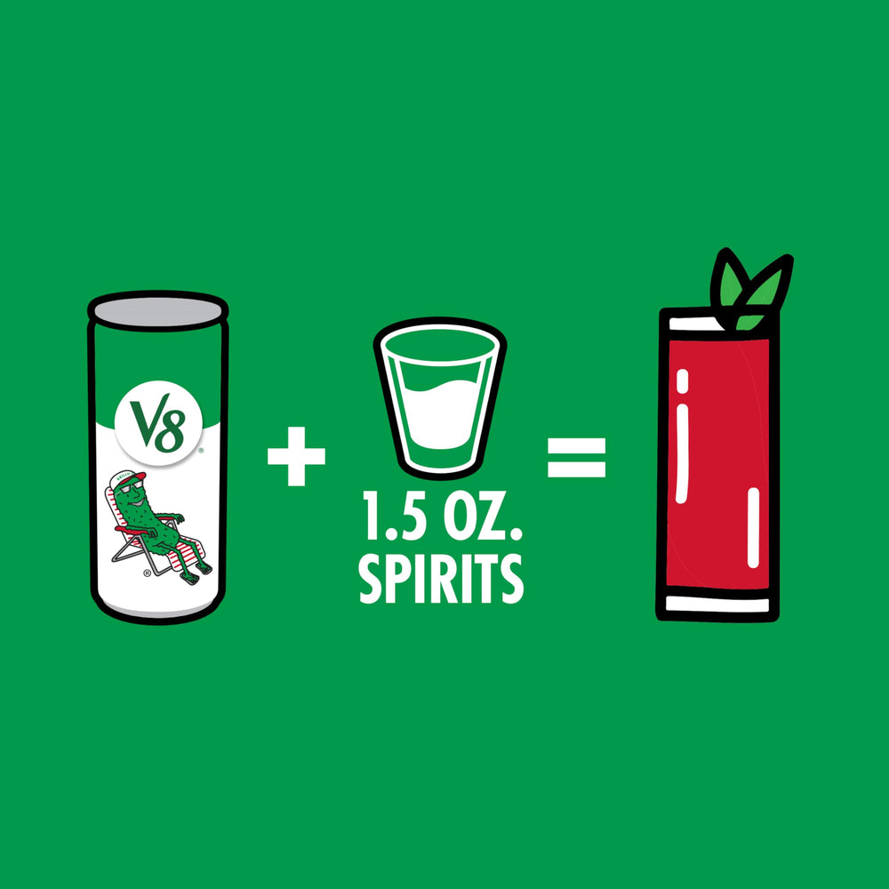 Bloody Mary preparado con V8 Grillo's y pepinillo, servido con hielo