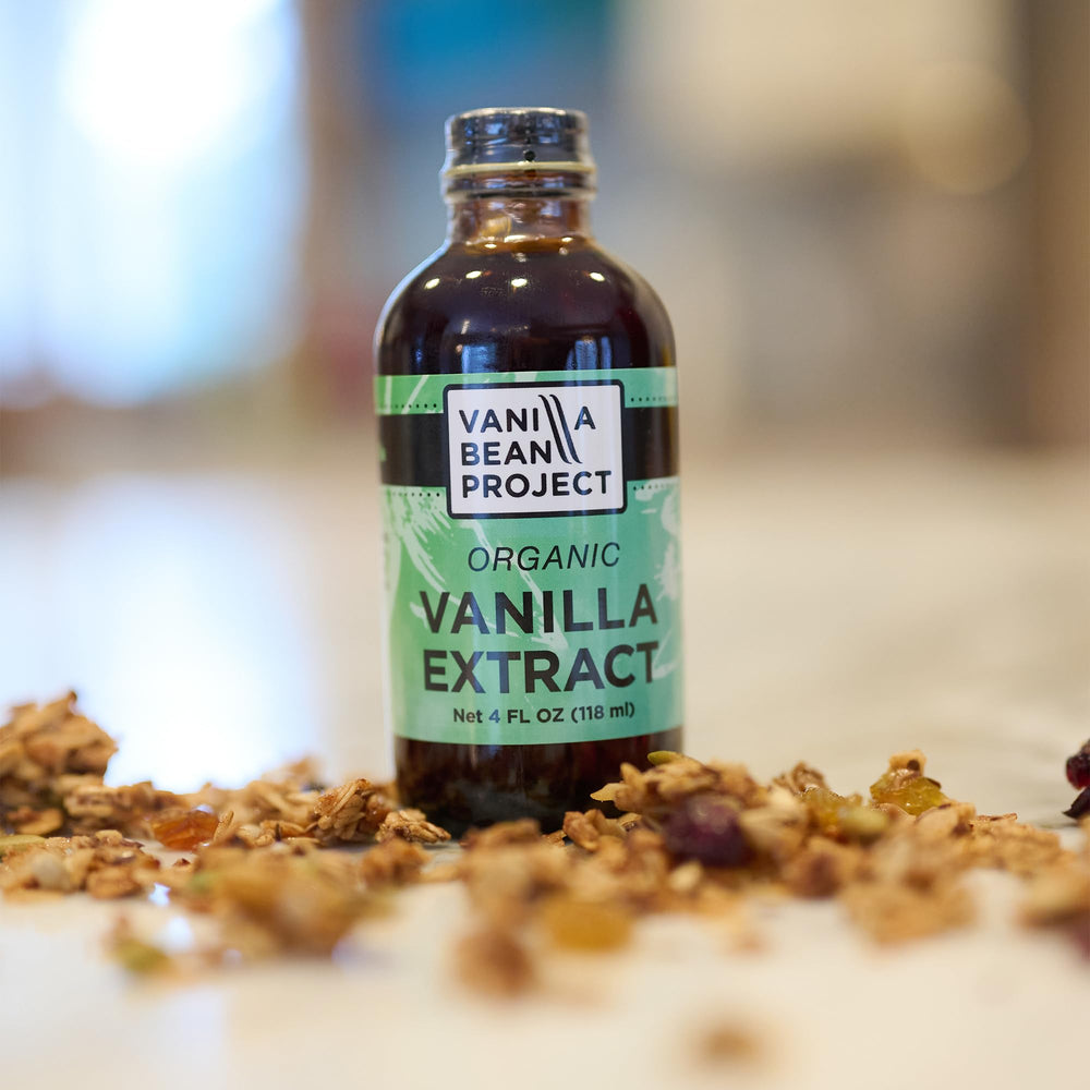 VANILLA BEAN PROJECT cucharada de extracto agregada a crema