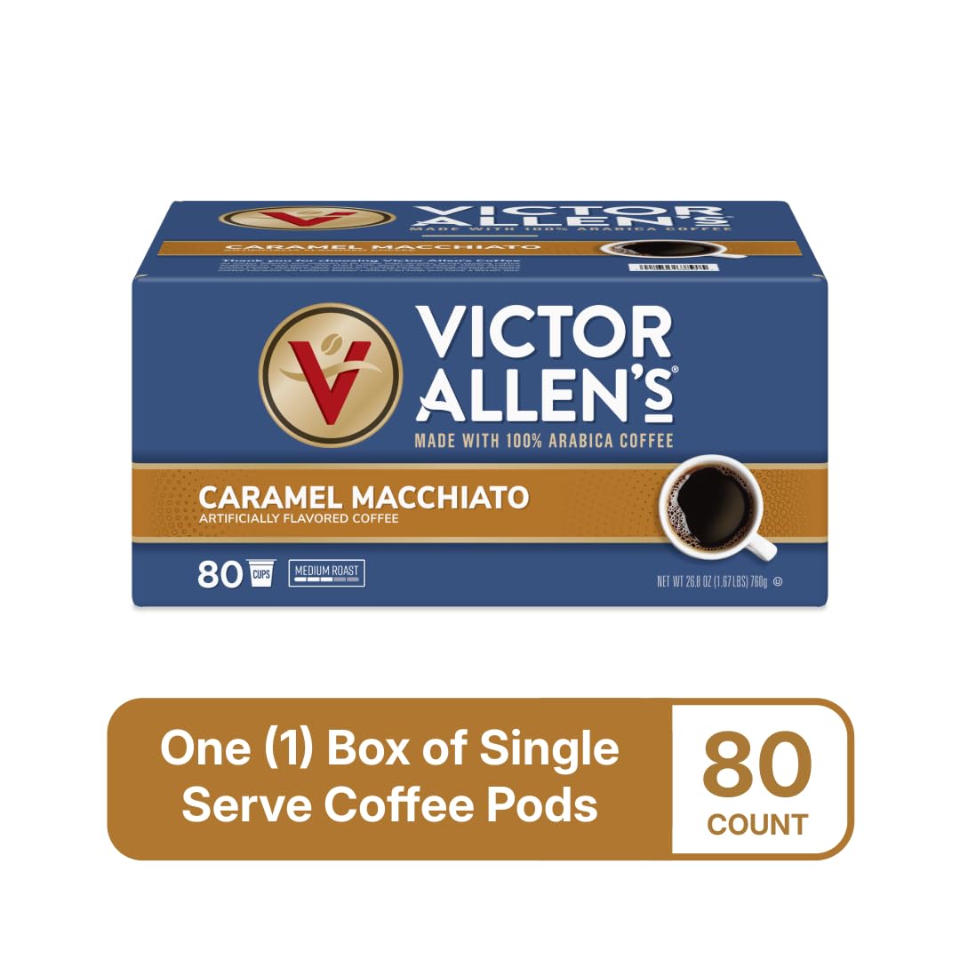 Victor Allen's taza con café Caramel Macchiato y espuma cremosa que resalta sabor