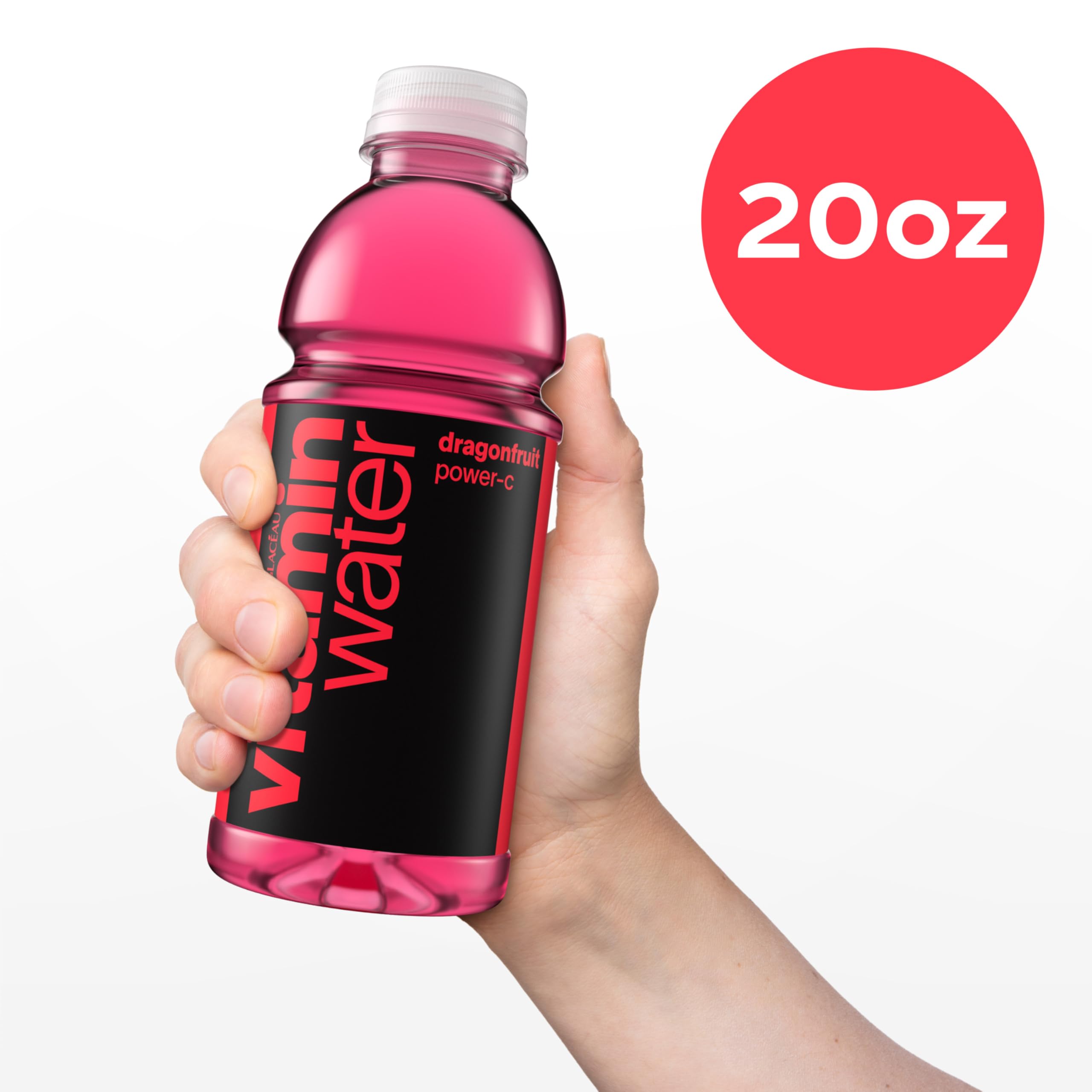 vitaminwater comparación de tamaño con una mano para escala