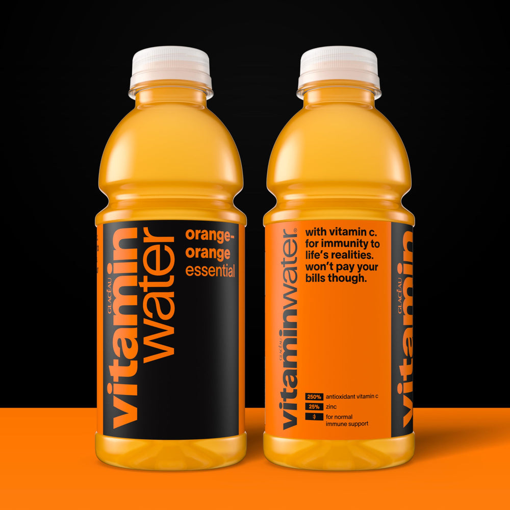 vitaminwater color y textura del líquido que sugiere sabor cítrico refrescante