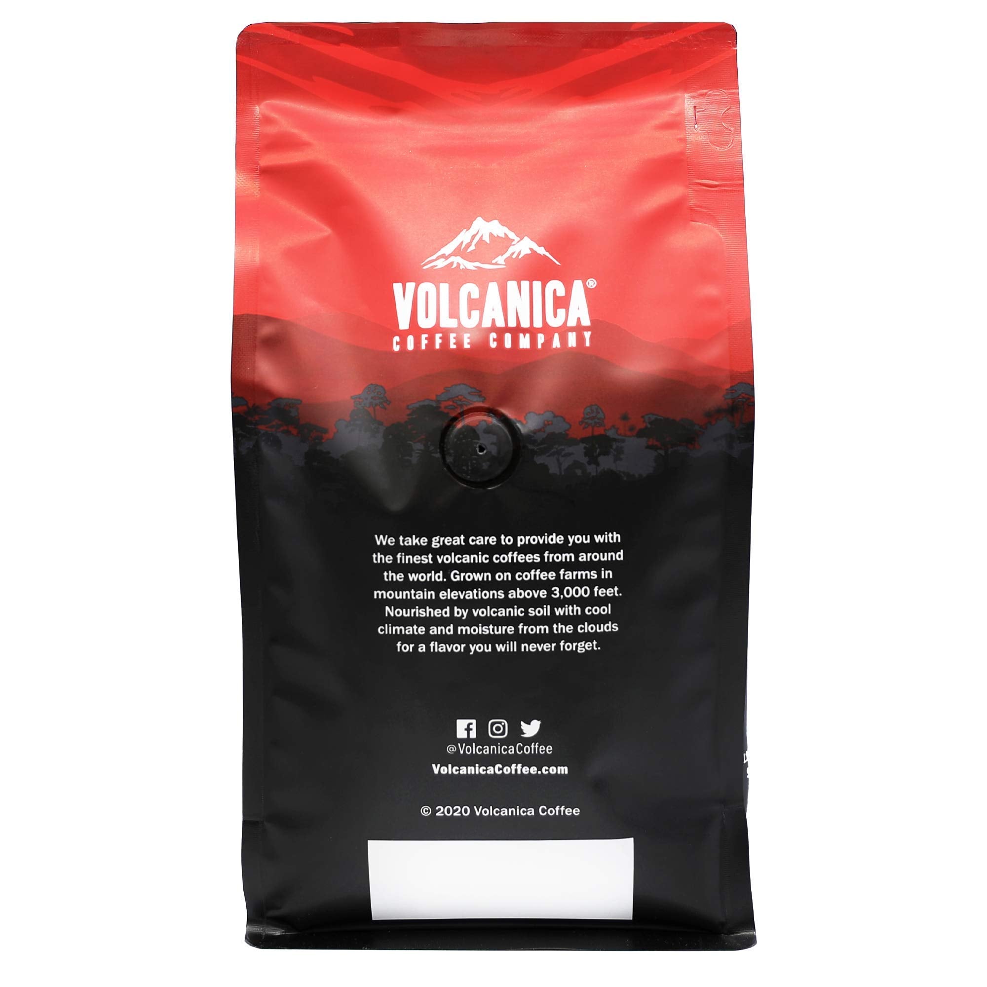 Volcanica paisaje del Kilimanjaro evocando origen y altura