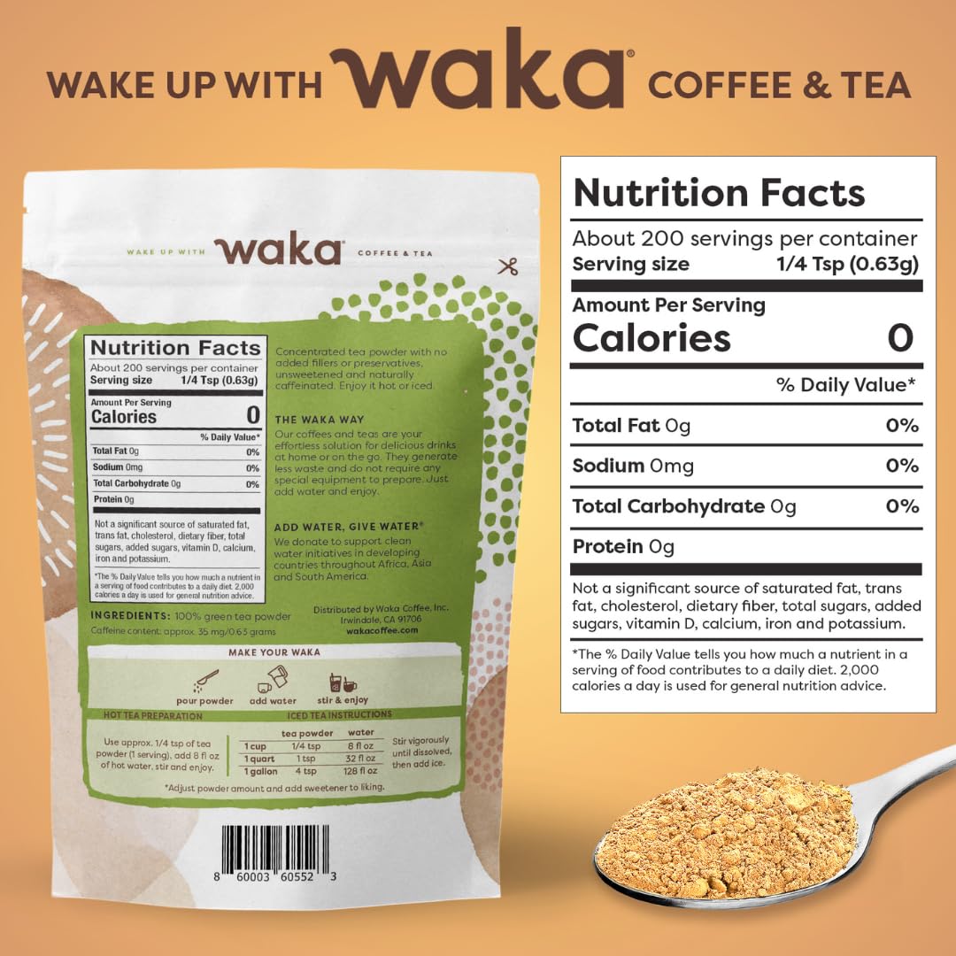 Waka detalle de textura del polvo de té verde que se disuelve fácilmente