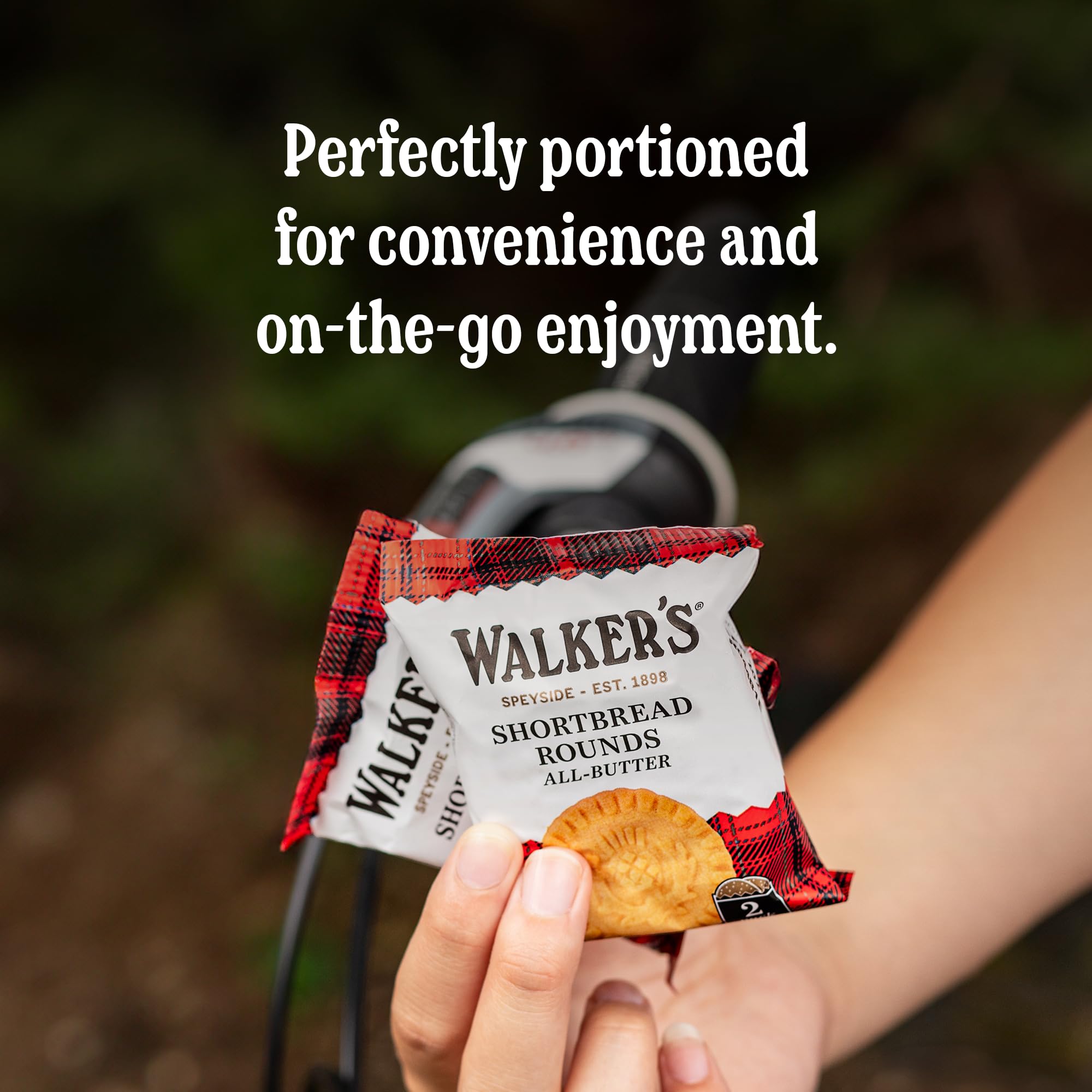 Walkers paquete individual en mano listo para llevar y consumir