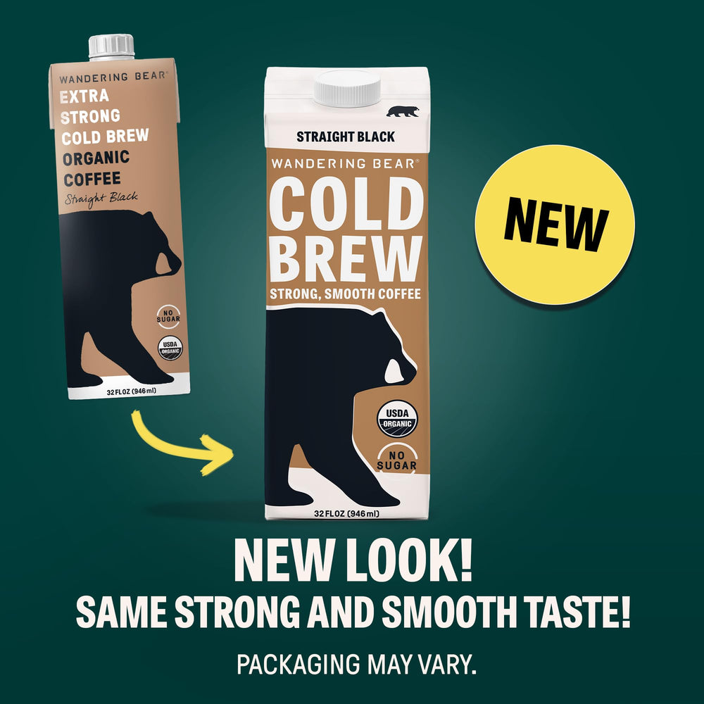 Wandering Bear verter cold brew sobre hielo para refrescar instantáneamente