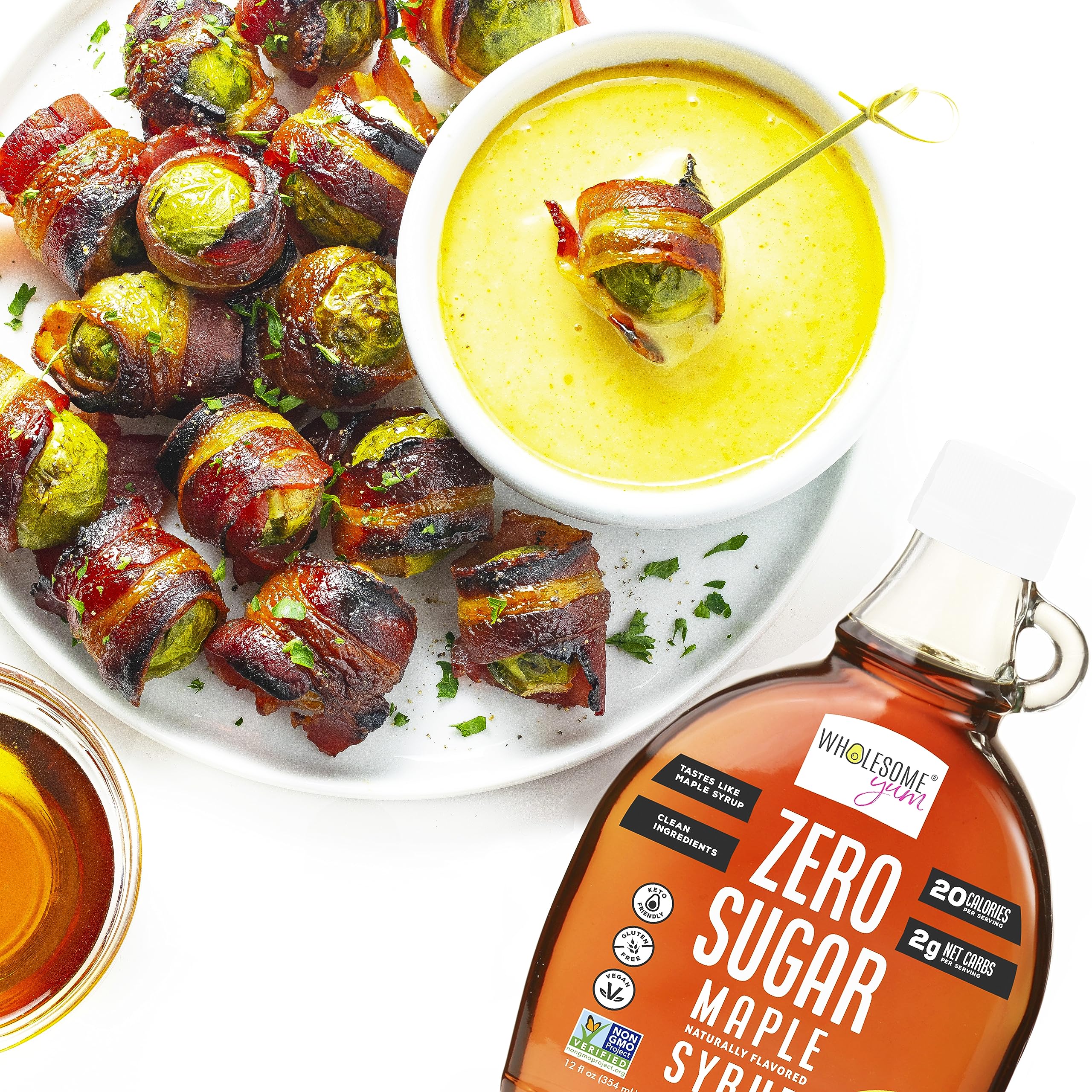 Wholesome Yum jarabe en vaso con café para endulzar bebidas keto
