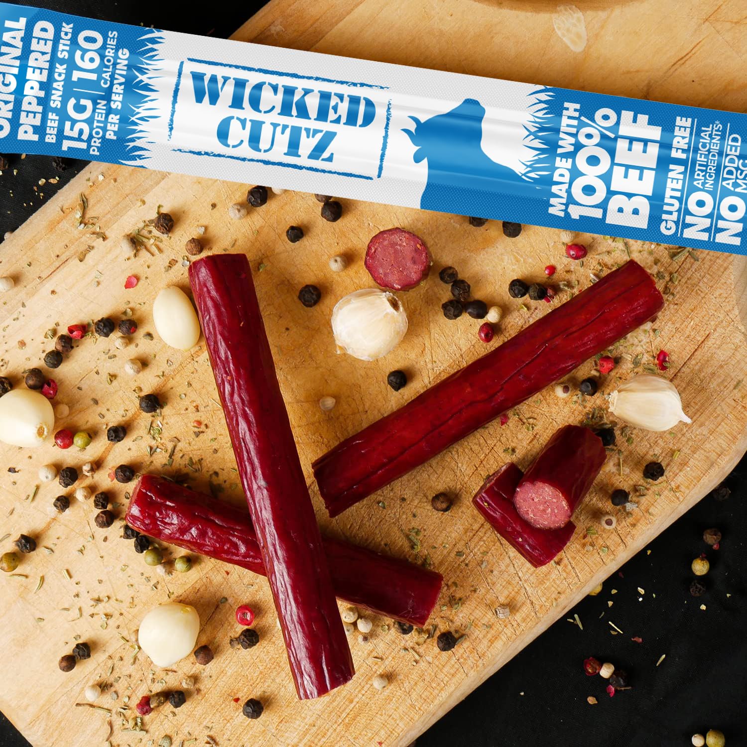 Wicked Cutz palito junto a una regla para comparar tamaño y porción