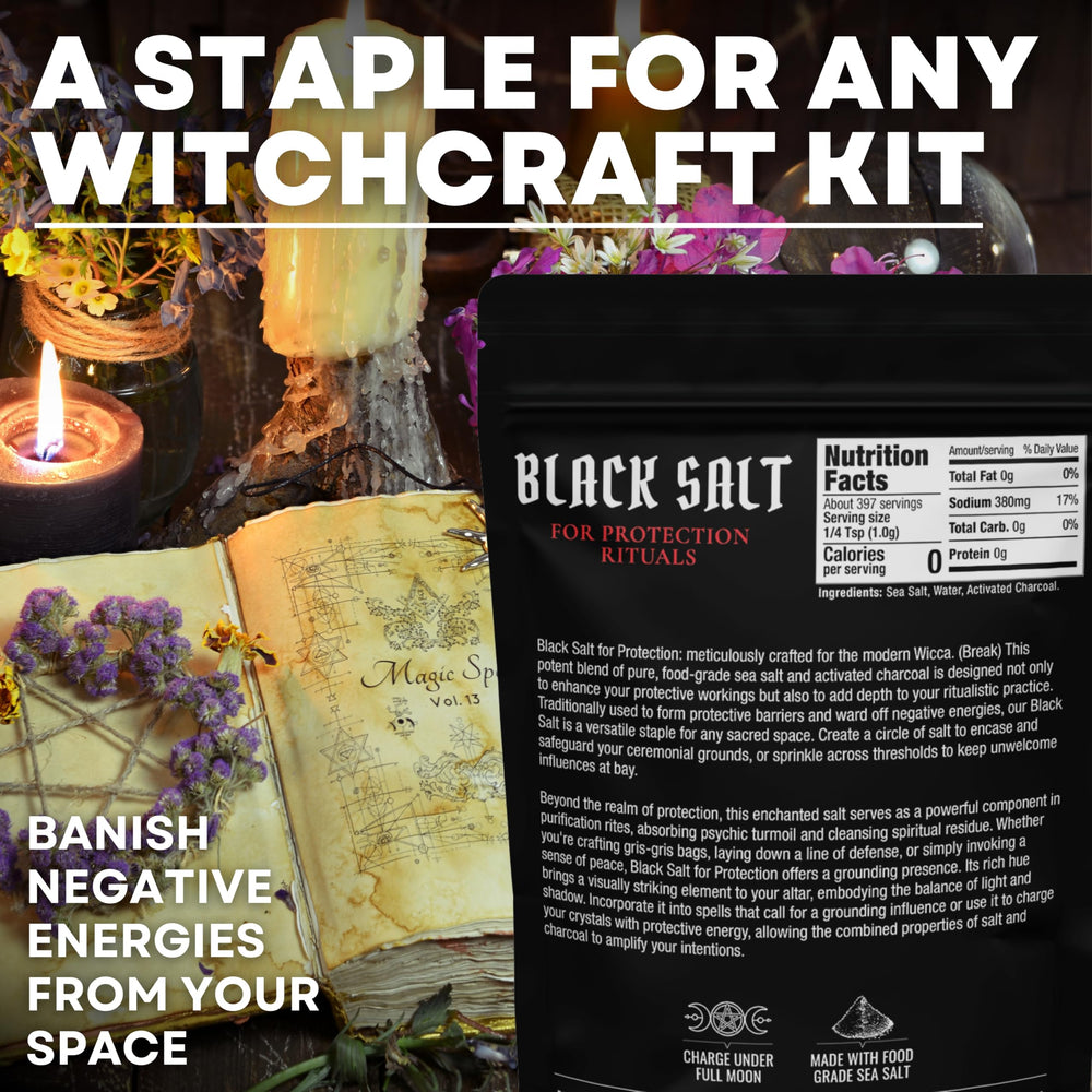 Witches & Wiccan sal negra en mano para comparar tamaño y cantidad práctica