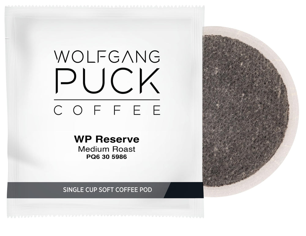 Wolfgang Puck café molido textura oscura que resalta notas de chocolate